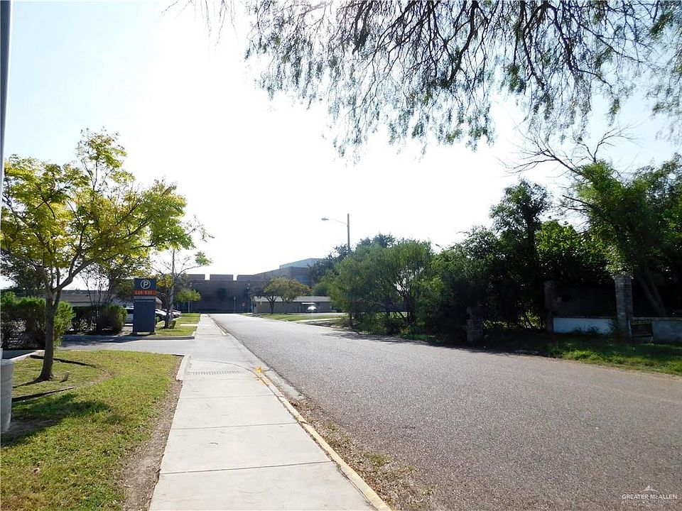 2nd image of 907 Elizabeth Ave