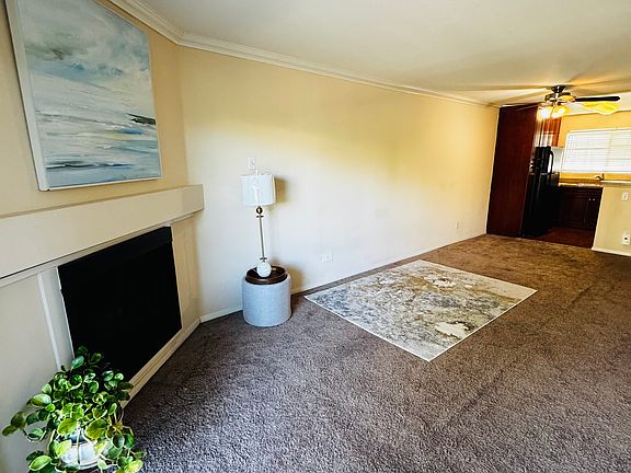 4th image of 5530 Owensmouth Ave APT 230