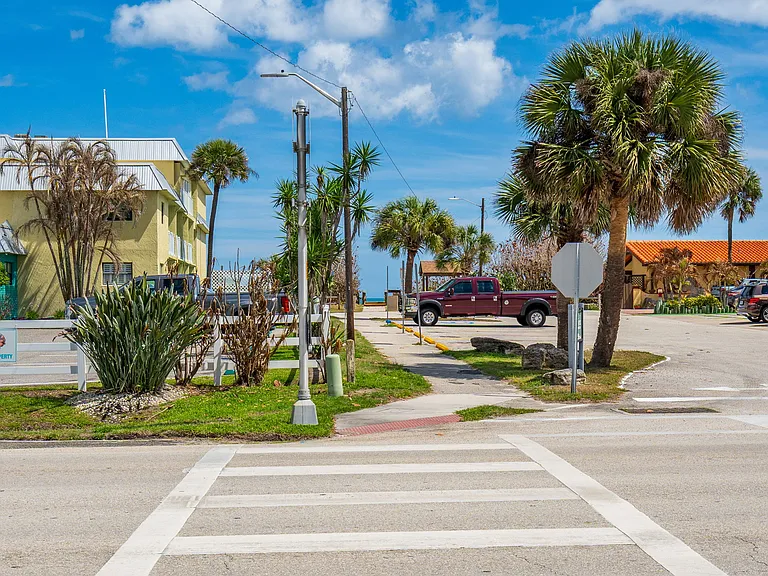 1318 S Miramar Ave #208 — Photo 43