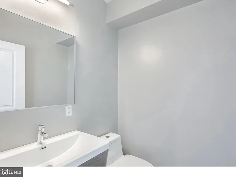 910 N 16th St #C — Photo 9