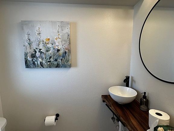 5th image of 918 Kumukoa St #B303