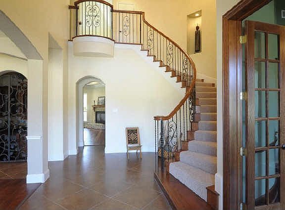 2nd image of 613 Deerwood Ln