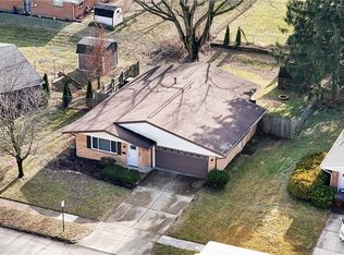 1748 Beaver Creek Ln, Dayton, OH 45429