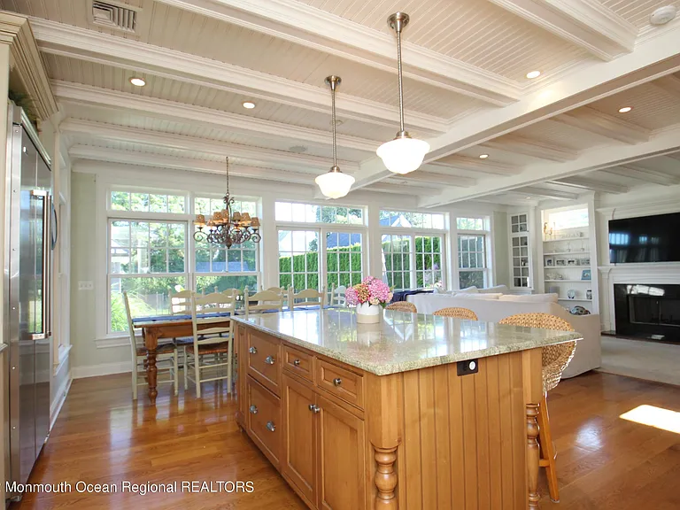 106 Stockton Blvd — Photo 5