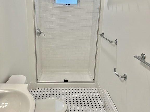 Bathroom 1.