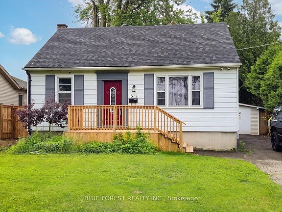 2nd image of 1877 Royal Cres