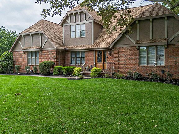 2nd image of 1201 Winslow Way