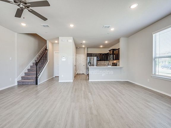 2nd image of 3537 Brentwood Dr