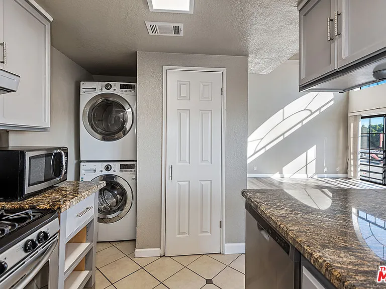 3780 Ocean View Ave #2 — Photo 14