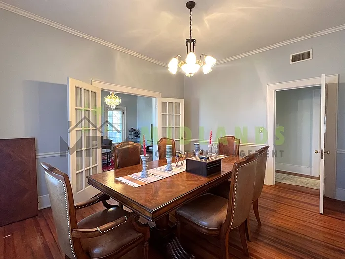 2417 Clark St — Photo 9