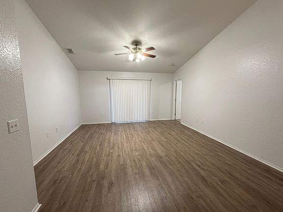 3rd image of 3004 Wentworth Pl