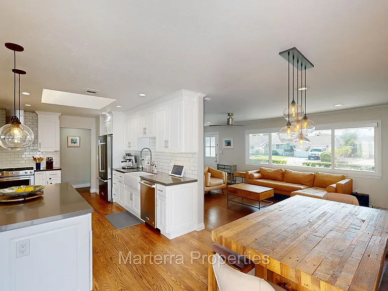 2342 Fordham Dr — Photo 17