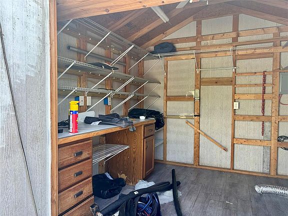5th image of 3273 NE 102nd Avenue Rd