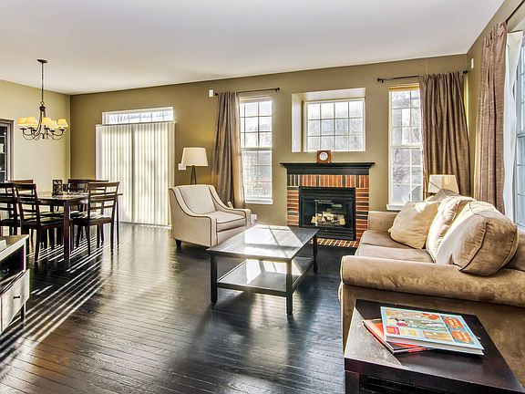 Living Room / Dining Room