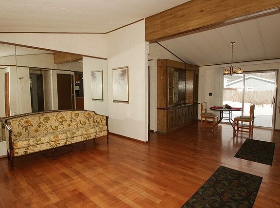 4th image of 3854 Devonshire Ln