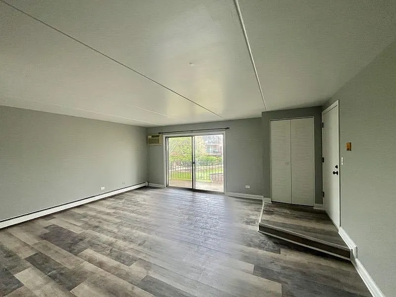 2516 Waterbury Dr — Photo 1