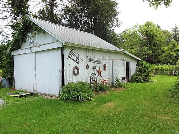 3rd image of 1027 S Delaware Dr