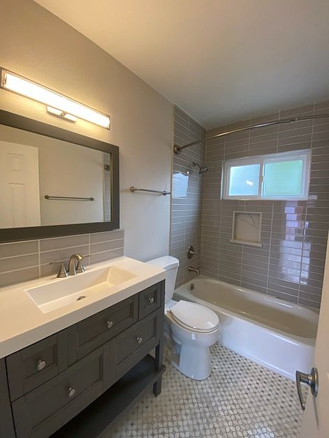 2nd image of 204 & 206 W Yanonali St #206-5