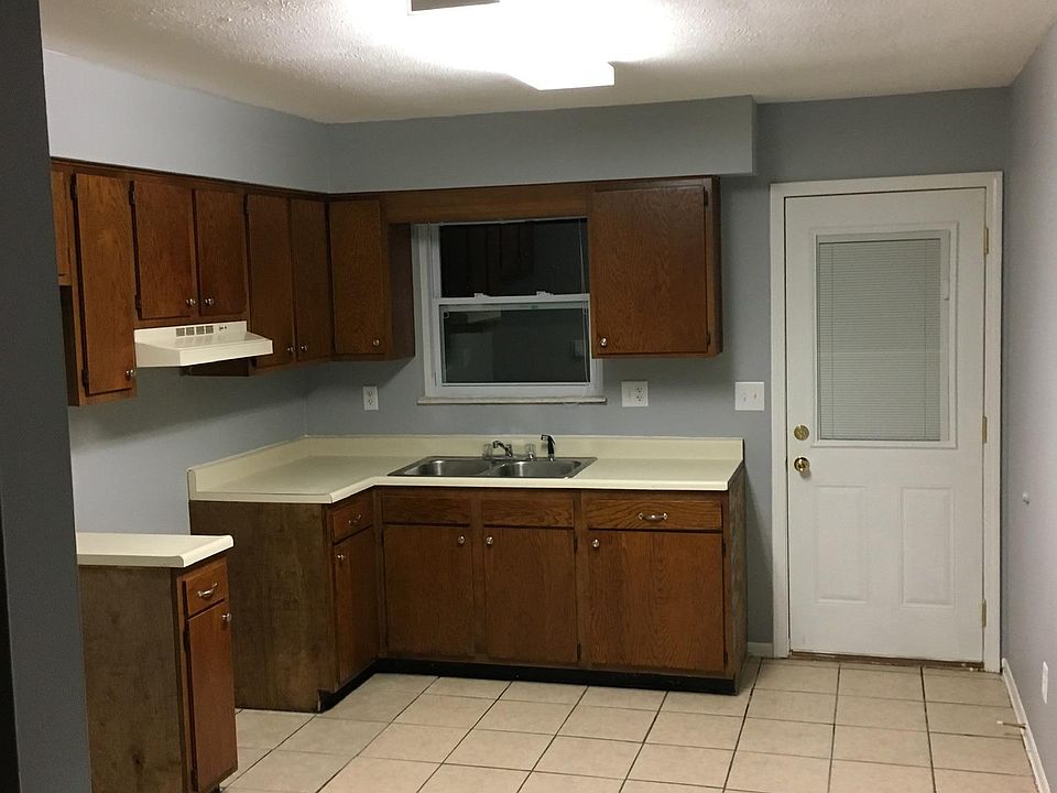 1st image of 2222 Carolina St