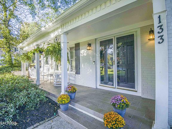 3rd image of 133 Suffolk Dr