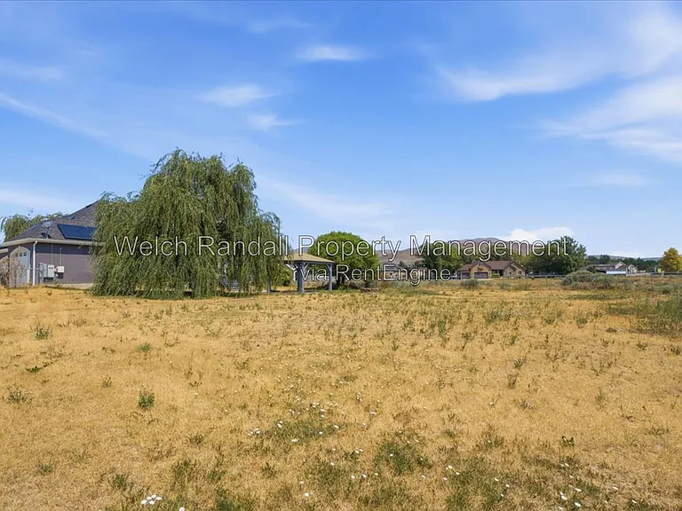 2106 E Sunnyvale Dr — Photo 30
