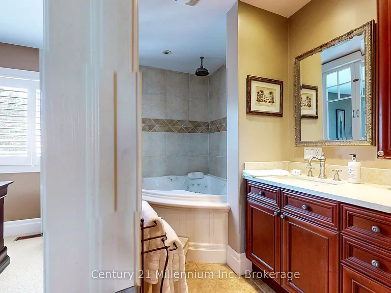 434 Oxbow Cres — Photo 13