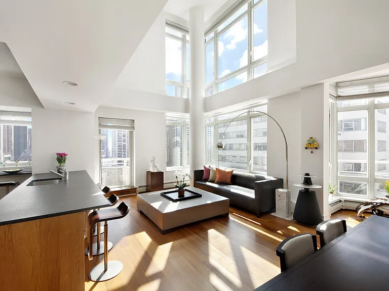 205 E 59th St #1101 — Photo 1