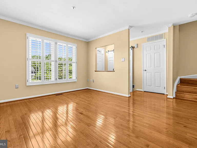 6837 Malton Ct — Photo 11