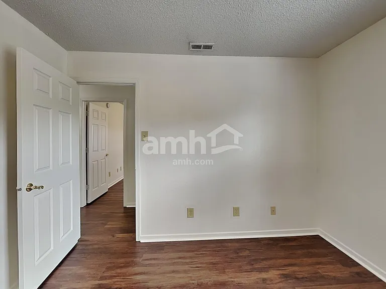 7540 Wymm Ln — Photo 13