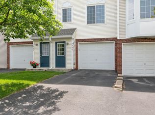 7786 Arboretum Village Cir, Chanhassen, MN 55317