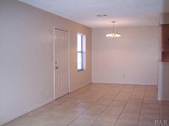 3rd image of 4728 Bellview Ave APT D