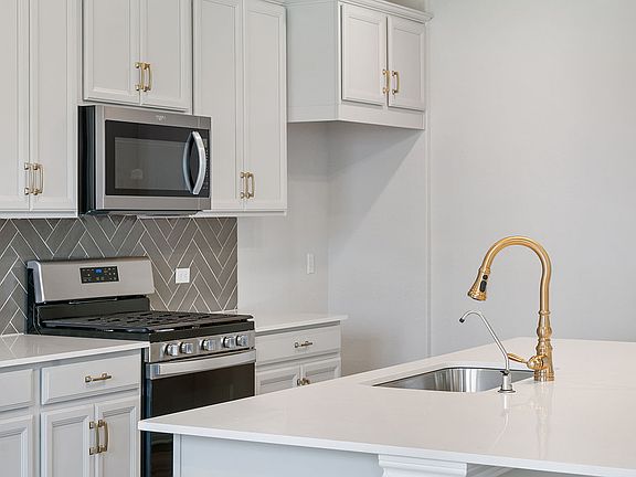 Patterson Ranch - Conroe Interior Image 2