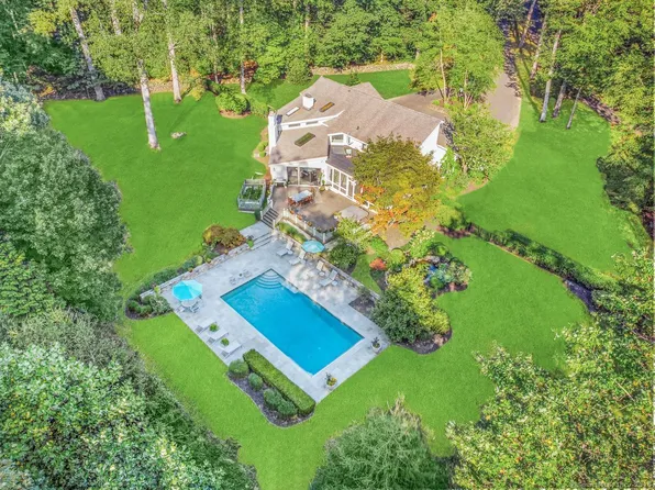 6 Nutcracker Lane, Westport, CT 06880
