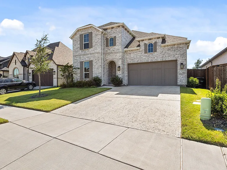 1825 Rough Ridge Trl — Photo 1