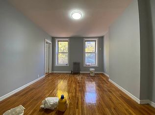 302 Hewes St #2F, Brooklyn, NY 11211