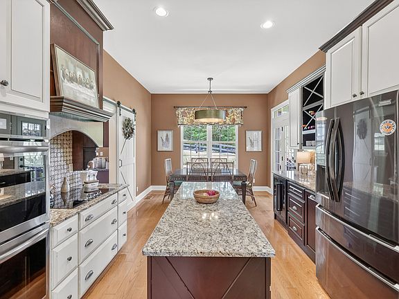 21st image of 157 Giles Ln