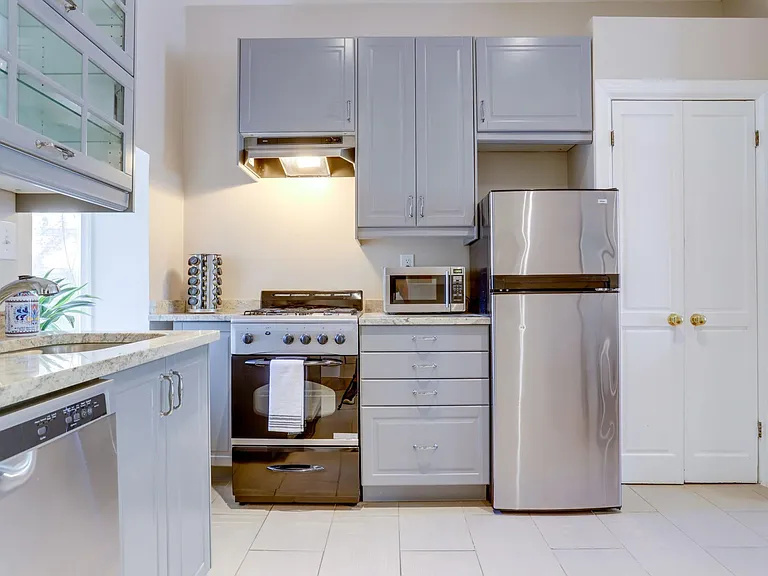113 C St SE #2 — Photo 8