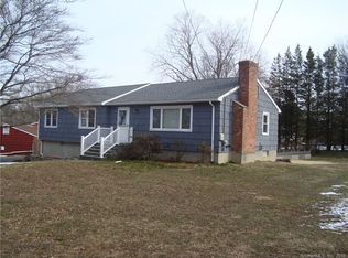 320 Eastfield Dr, Fairfield, CT 06825