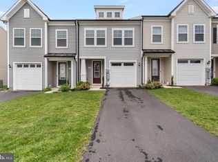 27 Towton Pl, Charles Town, WV 25414
