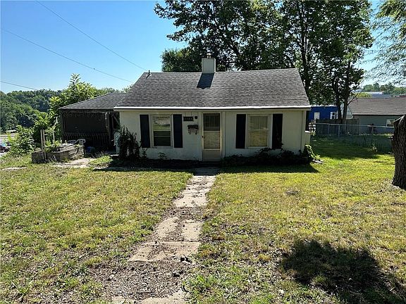 2nd image of 1101 W Crescent Ave
