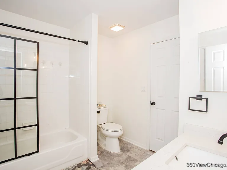 2070 Morningview Dr — Photo 24