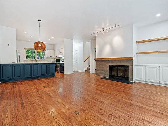 3rd image of 700 Bolin Creek Dr