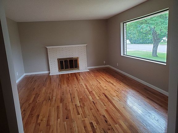 4th image of 1705 Michael St