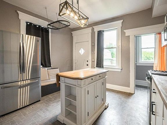 3rd image of 849 Bellows Ave #851