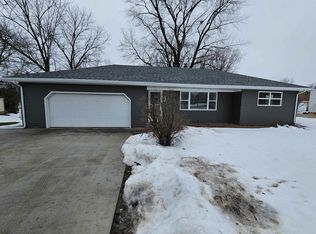 308 Gilbertville Rd, Elk Run Heights, IA 50707