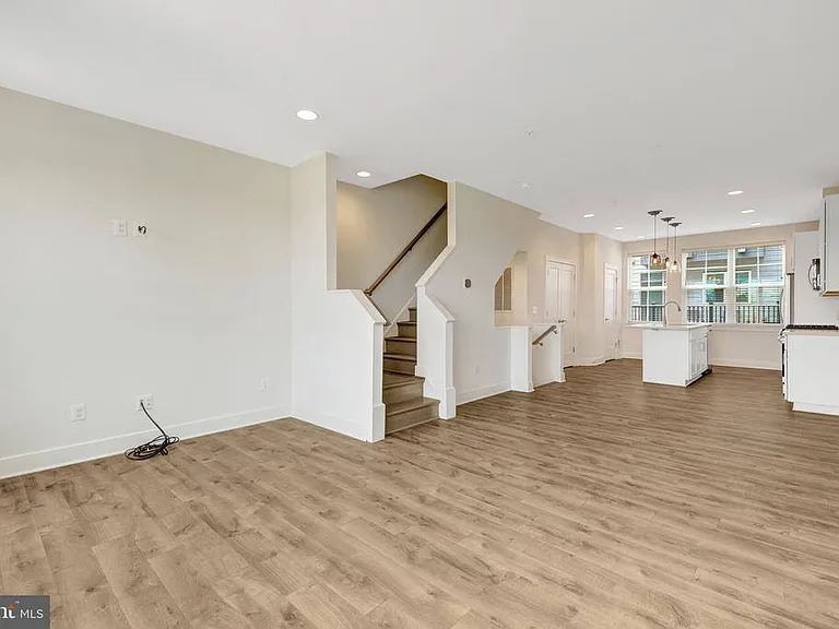11247 Beaker St — Photo 10