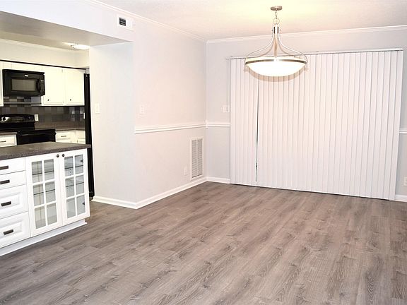 3rd image of 10301 N Kings Hwy APT 6-1