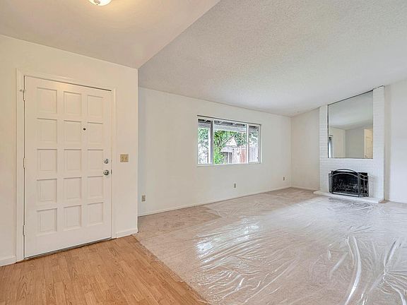 2nd image of 2321 Chapman Court