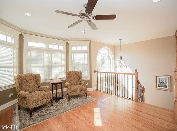 3rd image of 17937 Fountain Cir
