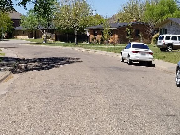 5th image of 2412 Juniper Dr